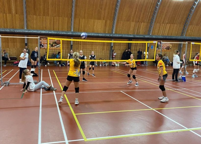 Sportovat ve vymrzlých halách, to určitě nechce nikdo zažít.