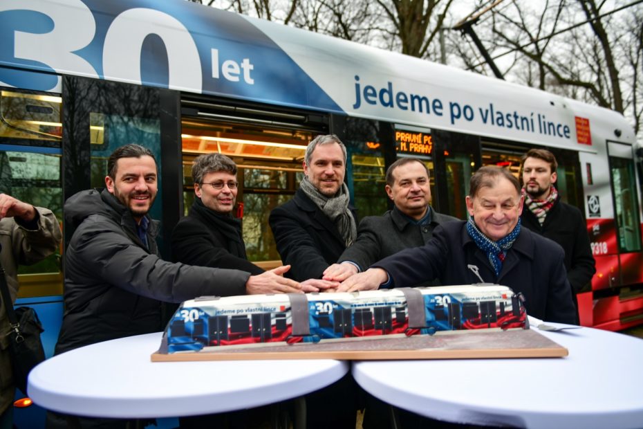 Dort ve formě tramvaje k 30. výročí samostatné České republiky.