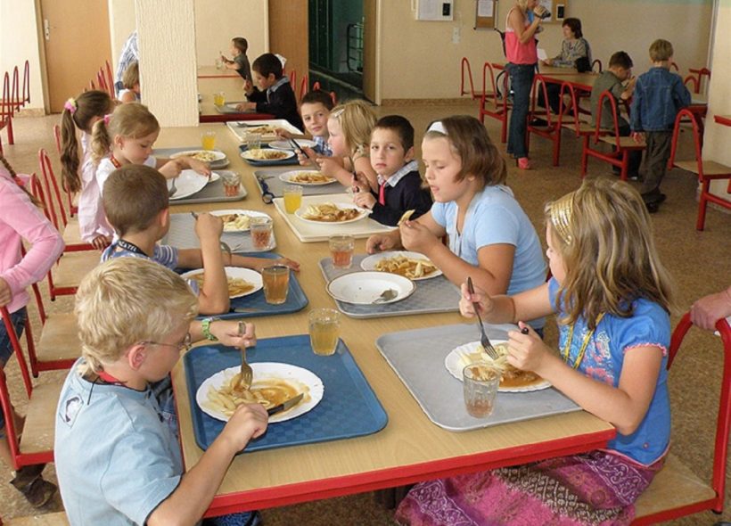 Budou od února školní obědy zase dražší?
