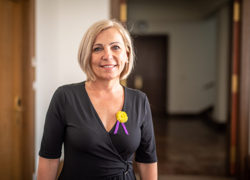 Předsedkyně Sdružení místních samospráv Eliška Olšáková vítá přednostní právo obcí na nákup státního majetku.