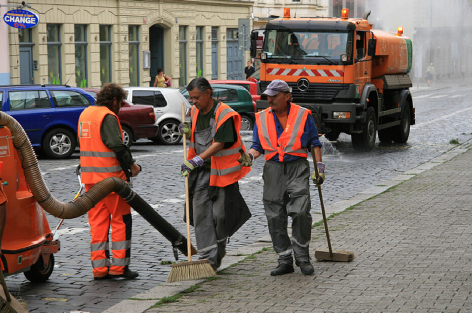 Už jen tři hodiny po půlnoci začne 1. ledna novoroční čištění ulic.