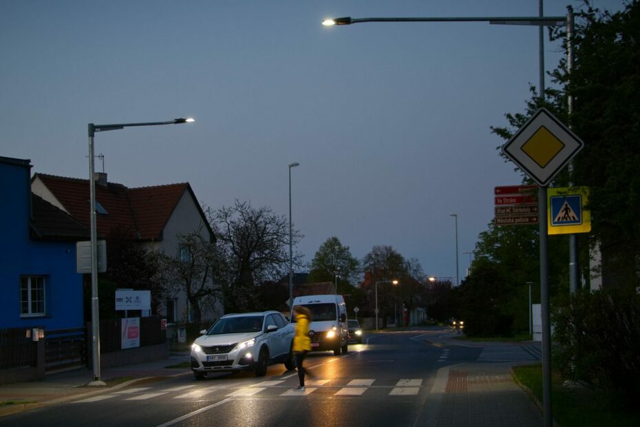 Standardní osvětlený přechod pro chodce.