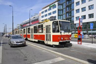 Část tramvajové linky 19 nahrazuje uzavřenou stanici metra Pankrác.
