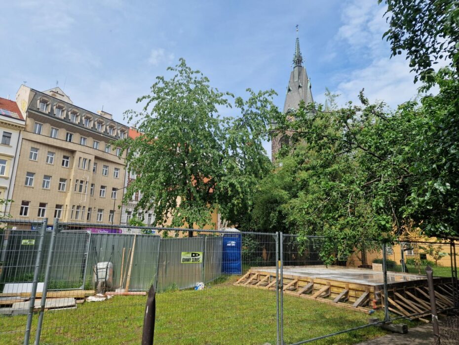 V Jindřišské ulici byla zahájena stavba bytového domu.