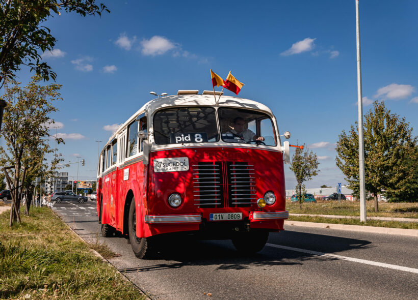Při Trolejbusovo-autobusovém dnu PID v Letňanech budou k vidění i historické autobusy.