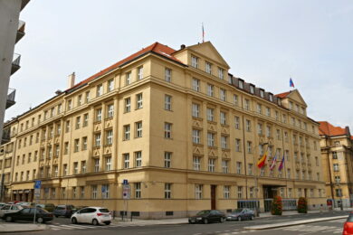 Radnice Prahy 6 zařadí jako první pražská městská část do práce svého úřadu umělou inteligenci.