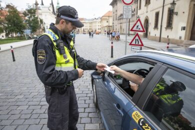 Strážnici v Taxi týmu nikdy nespí!