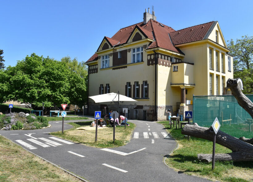 Děti, které se narodily před zářím 2020, budou mít zajištěné místo v mateřských školách na území Prahy 6.