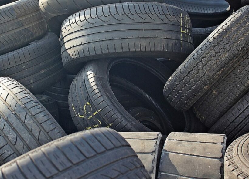Vysloužilé pneumatiky je nyní možné odevzdávat v pražských sběrných dvorech zdarma.