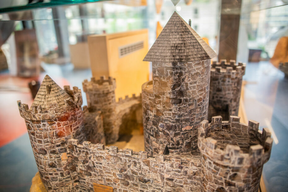 Návštěvníci v Dětském muzeu mohou obdivovat staré tvrze a hrady.