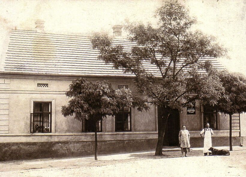 Horní Měcholupy mají již 730 let starou historii. Foto je z roku 1925.