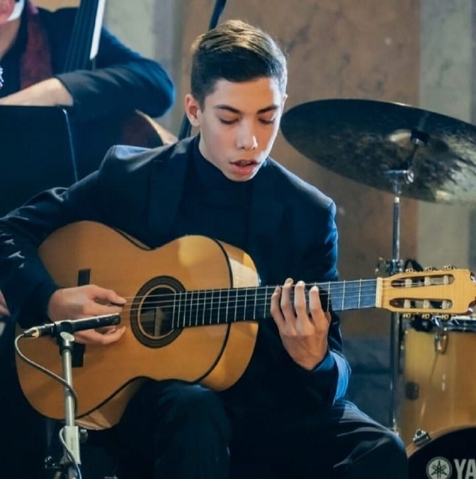 Milan Angelo - pravděpodobně nejmladší kytarový virtuóz na české hudební scéně.