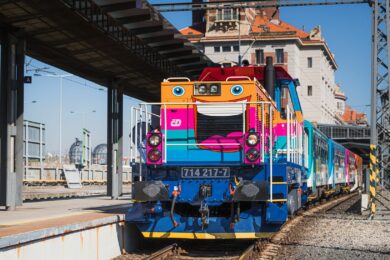 Dětský vlak Cyklohráček poprvé v létě vyjíždí v úterý 11. července z Hlavního nádraží v Praze.
