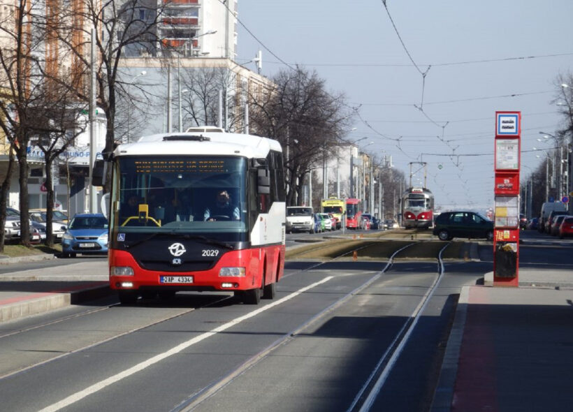 Stavba tramvajové trati na Dědinu v Praze 6 ovlivní i autobusovou linku 108.