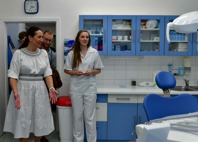 V pondělí 2. října 2023 se v Nemocnici Na Františku slavnostně otevřela nová zubní pohotovost, což jistě uvítají především pacienti z Prahy 1.