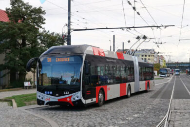 Dopravní podnik začal se zkušebními jízdami trolejbusu SOR TNS 18 s cestujícími.