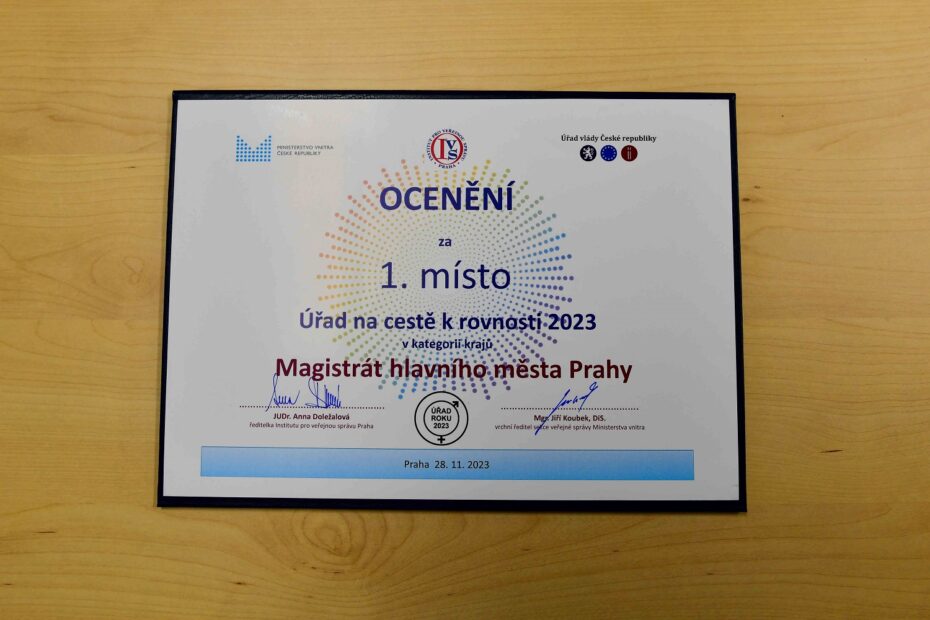 Ocenění za vítězství v soutěži Úřad na cestě k rovnosti v letošním roce získal Magistrát hlavního města Prahy.