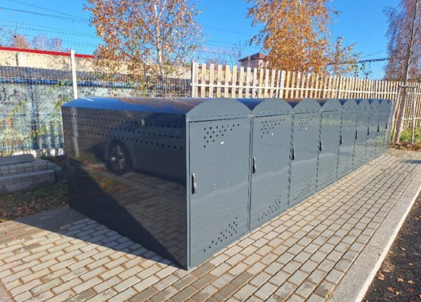 Nové cykloboxy u nádraží v Praze 22 - Uhříněvsi.