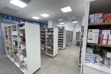 Toto nové pracoviště je kapacitně největším lékárenským zařízením pro veřejnost v motolské nemocnici.
