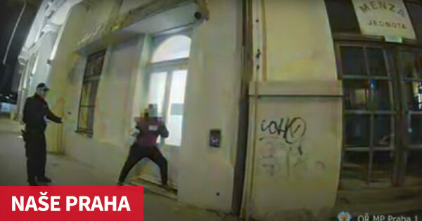VIDEO: Strážníci dopadli v centru Prahy mezinárodně hledaného
