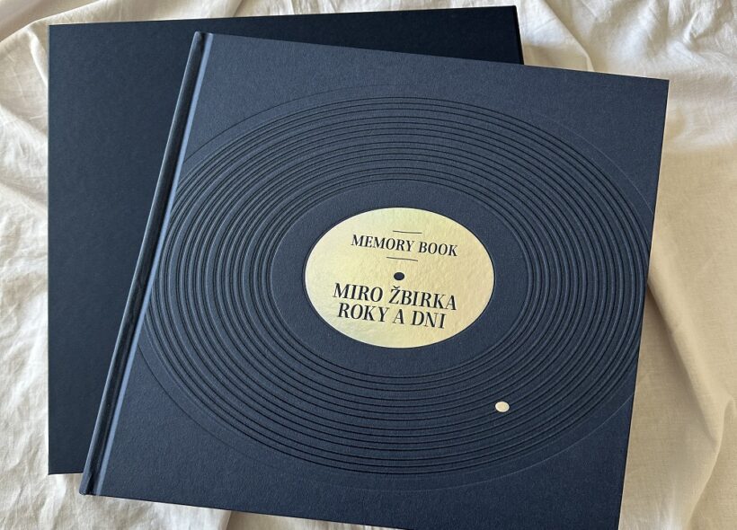 Titulní strana knihy Memory Book  - Miro Žbirka - Roky a dny.