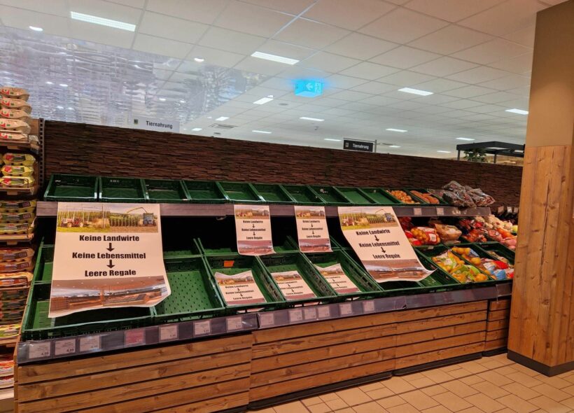 V obchodech dochází jídlo, stávkují i zásobovači. Daně na jednu zavážku zboží se na kamion zvedly o 400 euro.  