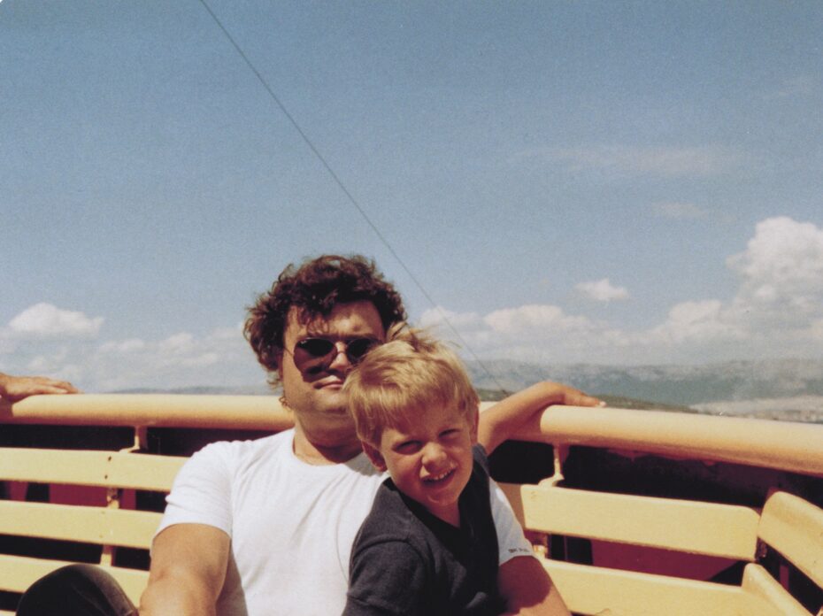 Karel a Petr Svobodovi na dovolené u Středozemního moře v roce 1985.