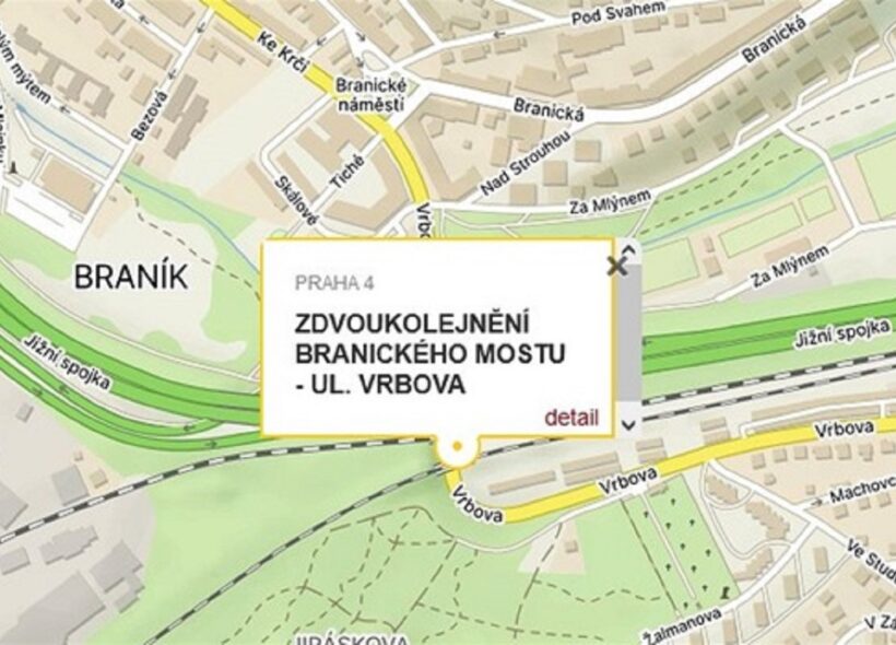 Dopravu ve Vrbově ulici mezi Braníkem a Novodvorskou omezila od pondělí 8. ledna stavební akce s názvem "Zdvoukolejnění trati Branického mostu".