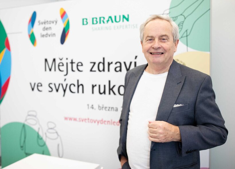 Letošním ambasadorem Světového dne ledvin je stále usměvavý Alexander Hemala, populární hlasatel České televize.