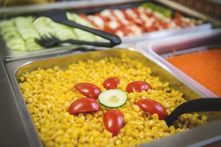 Také školní jídelna V Rybníčkách dbá na zdravou výživu žáků.
