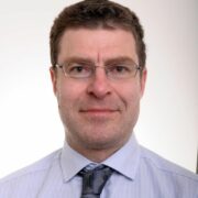 Vrchní ředitel sekce ochrany klimatu Ministerstva životního prostředí České republiky Petr Holub. Před nástupem na ministerstvo působil 5 let jako člen Hnutí Duha.