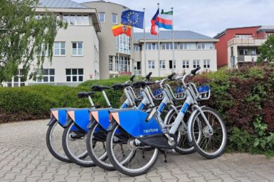 Na sdílených pointech v Praze 22, i před radnicí, je umístěno 50 jízdních kol.