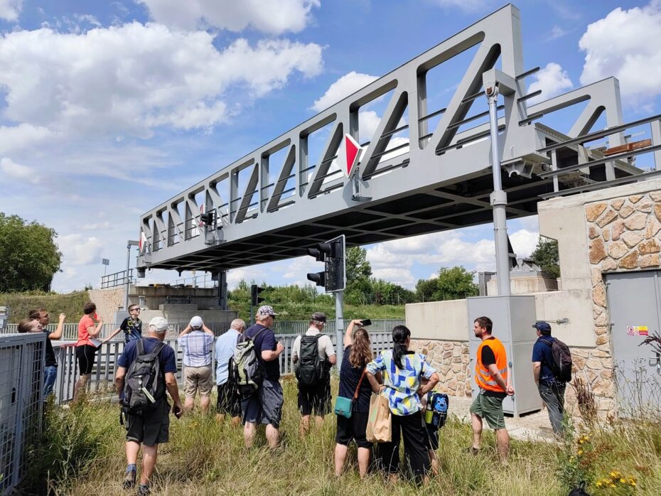 Lužecký zdvižný železniční most.