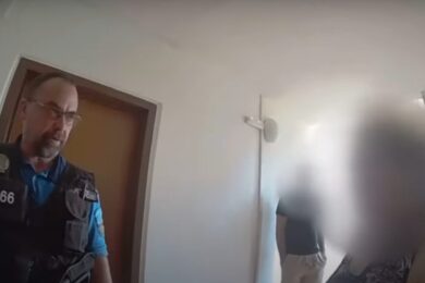 Zásah strážníků přišel včas a stařenka byla odvezena do nemocnice.
