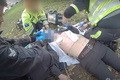 Výjezd k opilému muži skončil resuscitací s defibrilátorem a 30letý muž pak následně skončil na ARO v nemocnici.