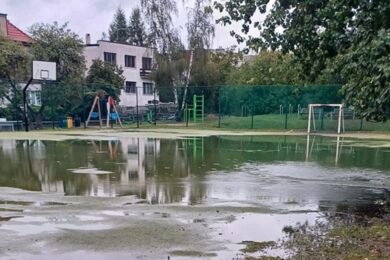 Městská část Praha 4 zahájila kompletní rekonstrukci sportovní plochy na Dobešce.
