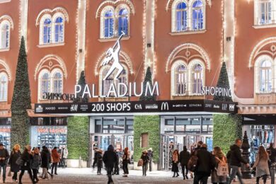 Nákupní centrum Palladium se už převléklo do vánočního.