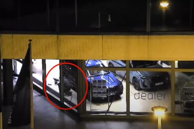 Dramatické chvíle zažila jedna z provozoven Kongresového centra v Praze 4, kam se vloupal neznámý pachatel. 