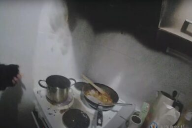 Ke vznícení oleje stačí málo – například zapomenutá pánev na rozpáleném sporáku nebo závada na fritéze.