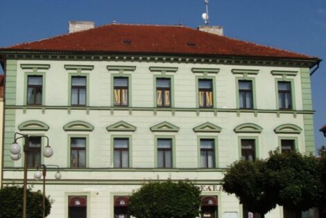 127579_secondary_0_budova-muzea-zebrak-e1492761491303