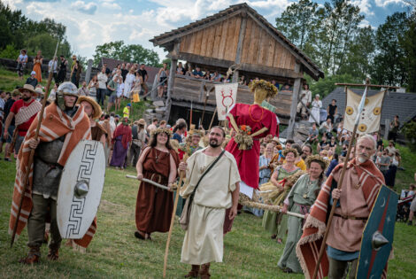 127961_secondary_0_1-festival-lughnasad_ritual