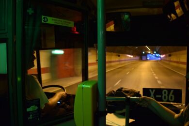 Radnice Prahy 5 žádá hlavní město a organizátora pražské MHD ROPID o zřízení nové autobusové linky mezi Prahou 5 a 6 přes Strahovský tunel a komplex Blanka.
