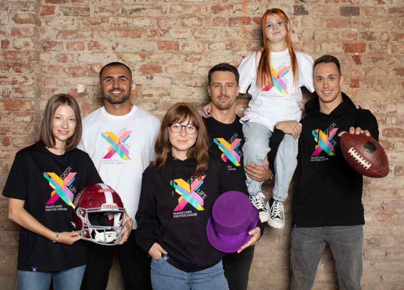 Kampaň Catch Life se zaměřuje na samovyšetření a prevenci zejména u rakoviny varlat, prsu a změn na mateřských znaménkách.