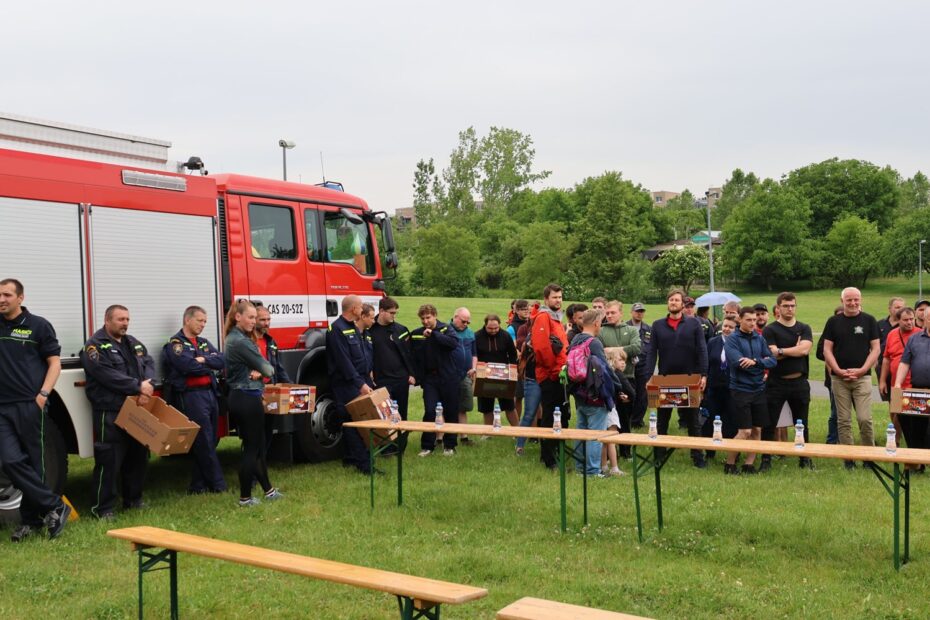 Děti přítomné na této akci rozhodly, že stodůlecký zásahový vůz si odvezli dobrovolní hasiči z Poštovic.