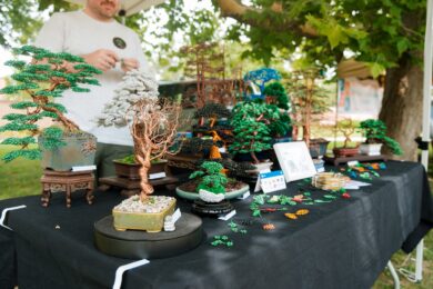 Tanabata vypráví dojemný příběh princezny Orihime a pastýře hvězd Hikobošiho, jejichž láska byla potrestána rozdělením Mléčnou dráhou. Přesto jim bylo dopřáno setkání jednou za rok.
