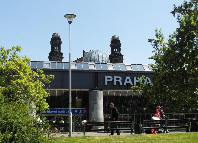 Hřiště ve Vrchlického sadech u Hlavního nádraží projde kompletní rekonstrukcí, která zajistí větší bezpečnost, komfort i estetickou úroveň.