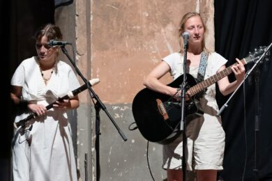 Koncert kapely Severní nástupiště spojil kulturní zážitek s dobročinnou pomocí – na podporu lidí s tělesným znevýhodněním se vybralo přes 56 000 korun.