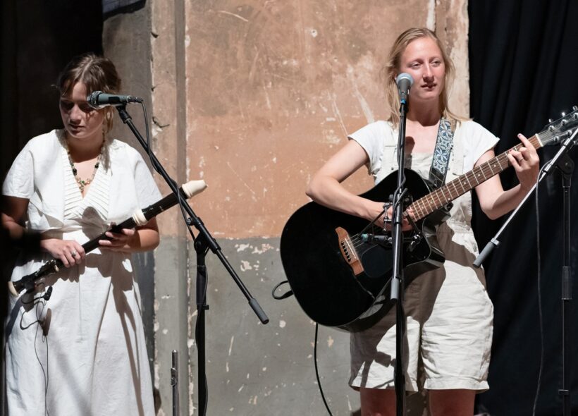 Koncert kapely Severní nástupiště spojil kulturní zážitek s dobročinnou pomocí – na podporu lidí s tělesným znevýhodněním se vybralo přes 56 000 korun.