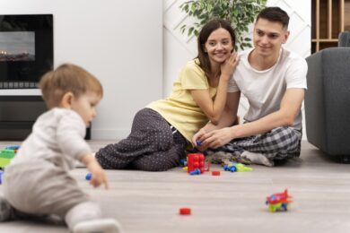Rodinné a komunitní centrum Jablíčkov v Praze 10 od 15. září otevírá pravidelná setkání pro rodiče s dětmi od narození do tří let. 