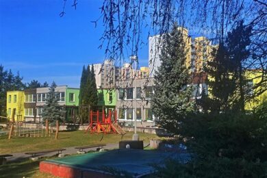 Městská část Praha 12 udělila zakázku na rozsáhlé úpravy zahrady MŠ Pohádka, které mají přinést bezpečnější, modernější a příjemnější prostředí pro děti i učitele.